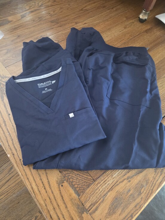 Fabletics Pants - Fabletics Navy Blue Performance Top with White Logo - 2X- T - NIP